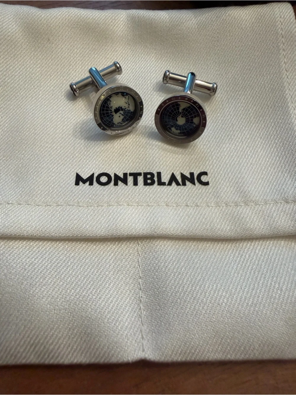 Montblanc 1858 Geosphere Black C ufflinks